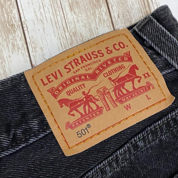 Levi’s 501 Black Denim Cut-Off Jean Shorts 31 - Picture 11 of 14